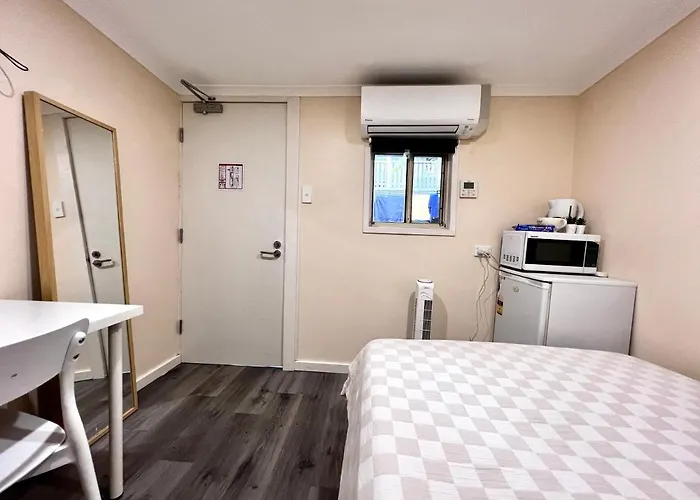 Budget King Room